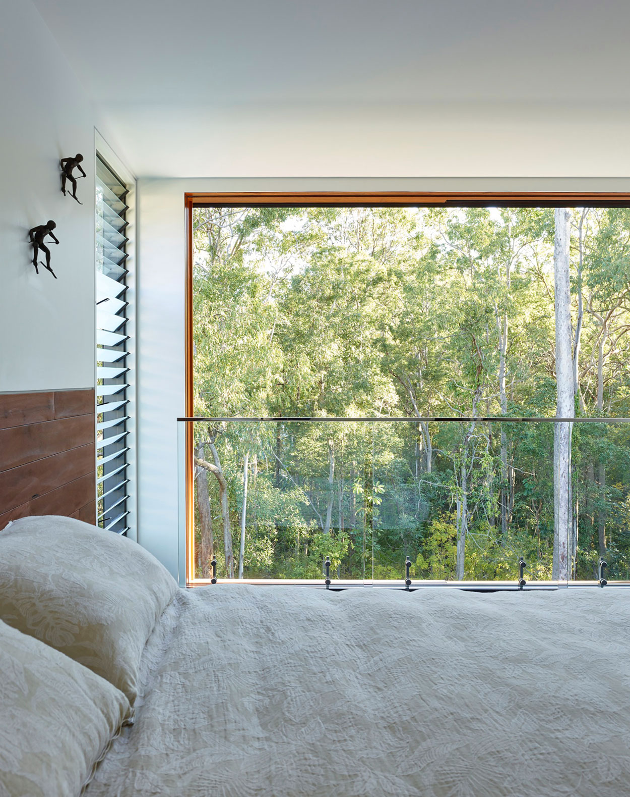 A Stylish Contemporary Home with Wonderful Views in Bardon, Queensland by O’Neill Architecture (11)