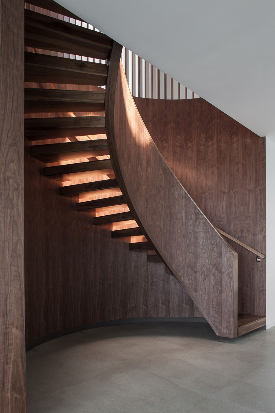 A Stylish Contemporary Home with a Splendid Interior and Carved Staircase in Miami Beach by rGlobe architecture (18)