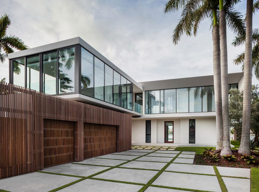 A Stylish Contemporary Home with a Splendid Interior and Carved Staircase in Miami Beach by rGlobe architecture (4)