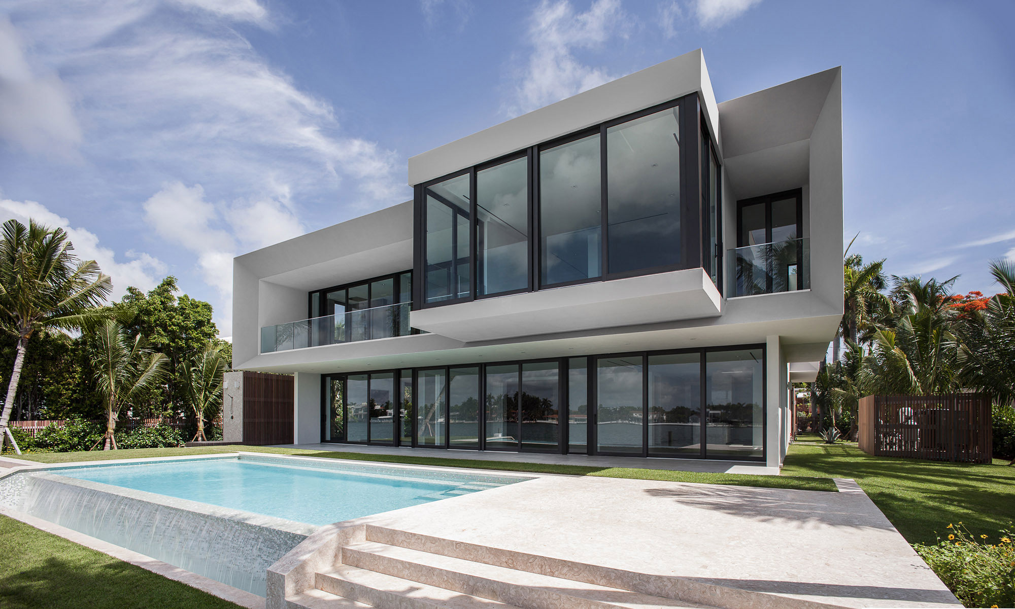 A Stylish Contemporary Home with a Splendid Interior and Carved Staircase in Miami Beach by rGlobe architecture (8)