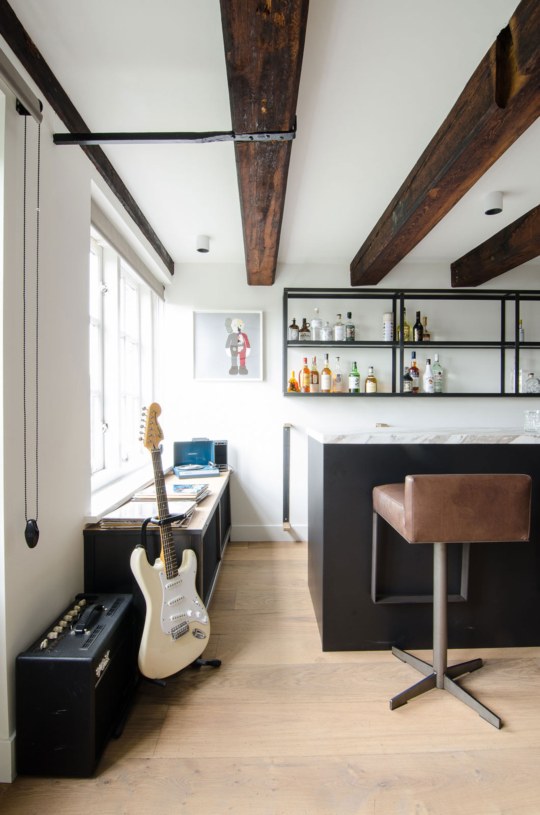 A Sleek and Stylish Industrial Loft with Warm Interiors in Amsterdam by Standard Studio (4)