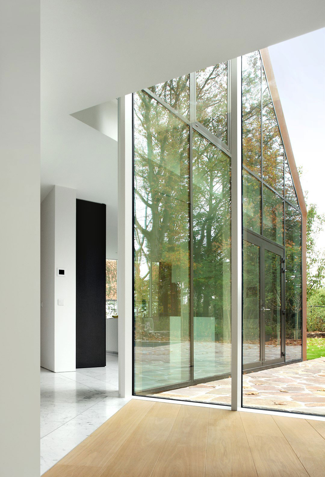 A Stylish Modern Copper-Clad House with Stunning Views in Destelbergen, Belgium by Graux & Baeyens Architects (11)