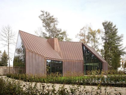 A Stylish Modern Copper-Clad House with Stunning Views in Destelbergen, Belgium by Graux & Baeyens Architects (3)