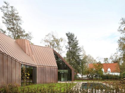 A Stylish Modern Copper-Clad House with Stunning Views in Destelbergen, Belgium by Graux & Baeyens Architects (4)