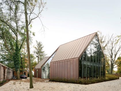 A Stylish Modern Copper-Clad House with Stunning Views in Destelbergen, Belgium by Graux & Baeyens Architects (6)