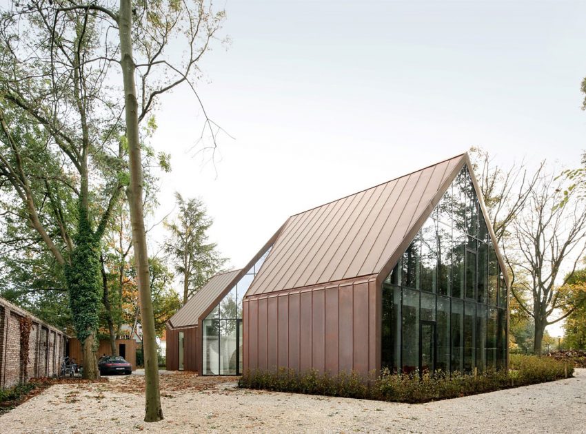 A Stylish Modern Copper-Clad House with Stunning Views in Destelbergen, Belgium by Graux & Baeyens Architects (6)