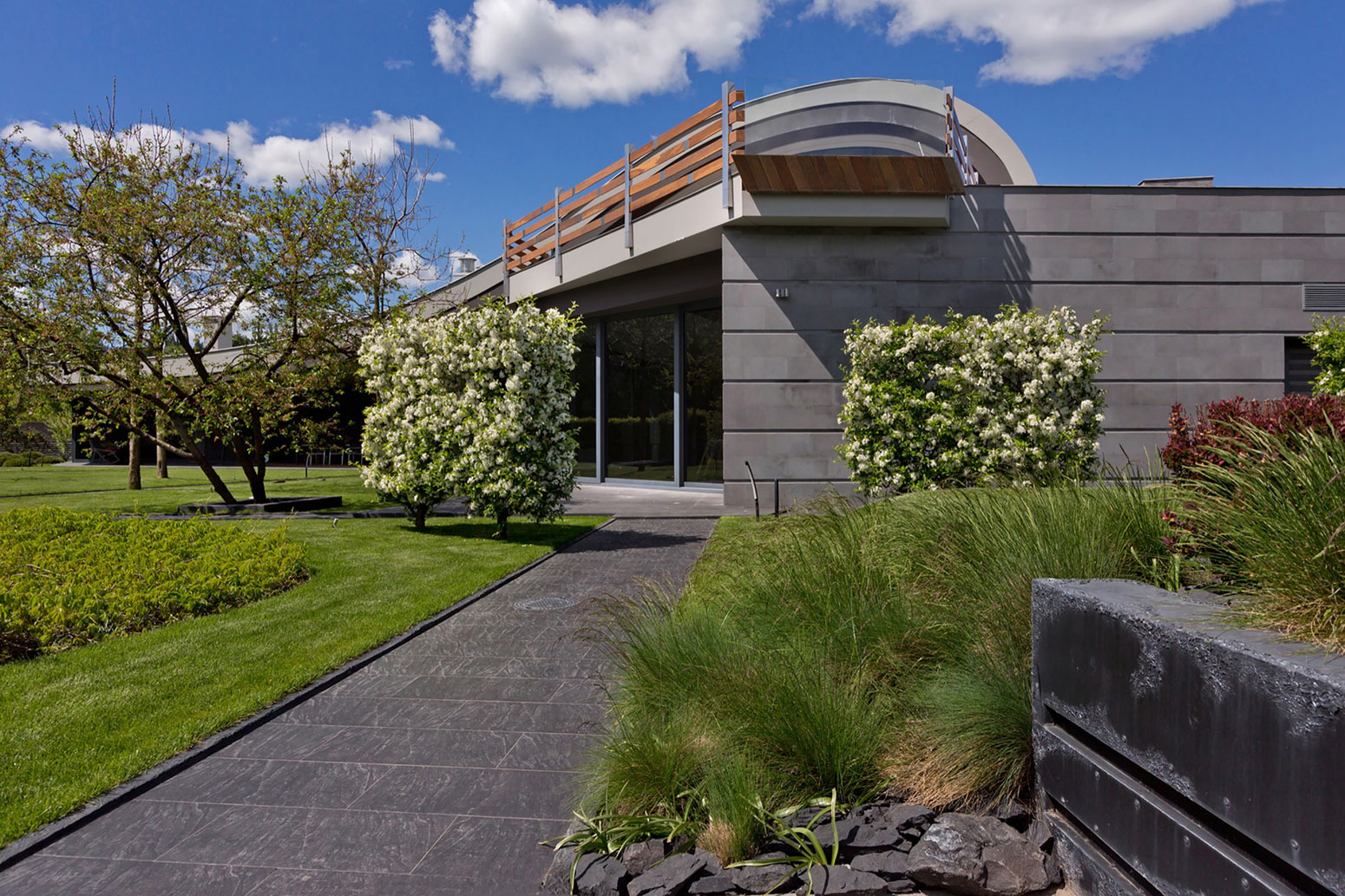 A Stylish Modern Home with a Stunning Landscaping Program in Kharkiv by Sbm Studio (4)
