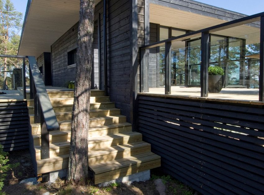 A Stylish Modern Vacation House Built on Rocks in Merimasku, Finland by Haroma & Partners (2)