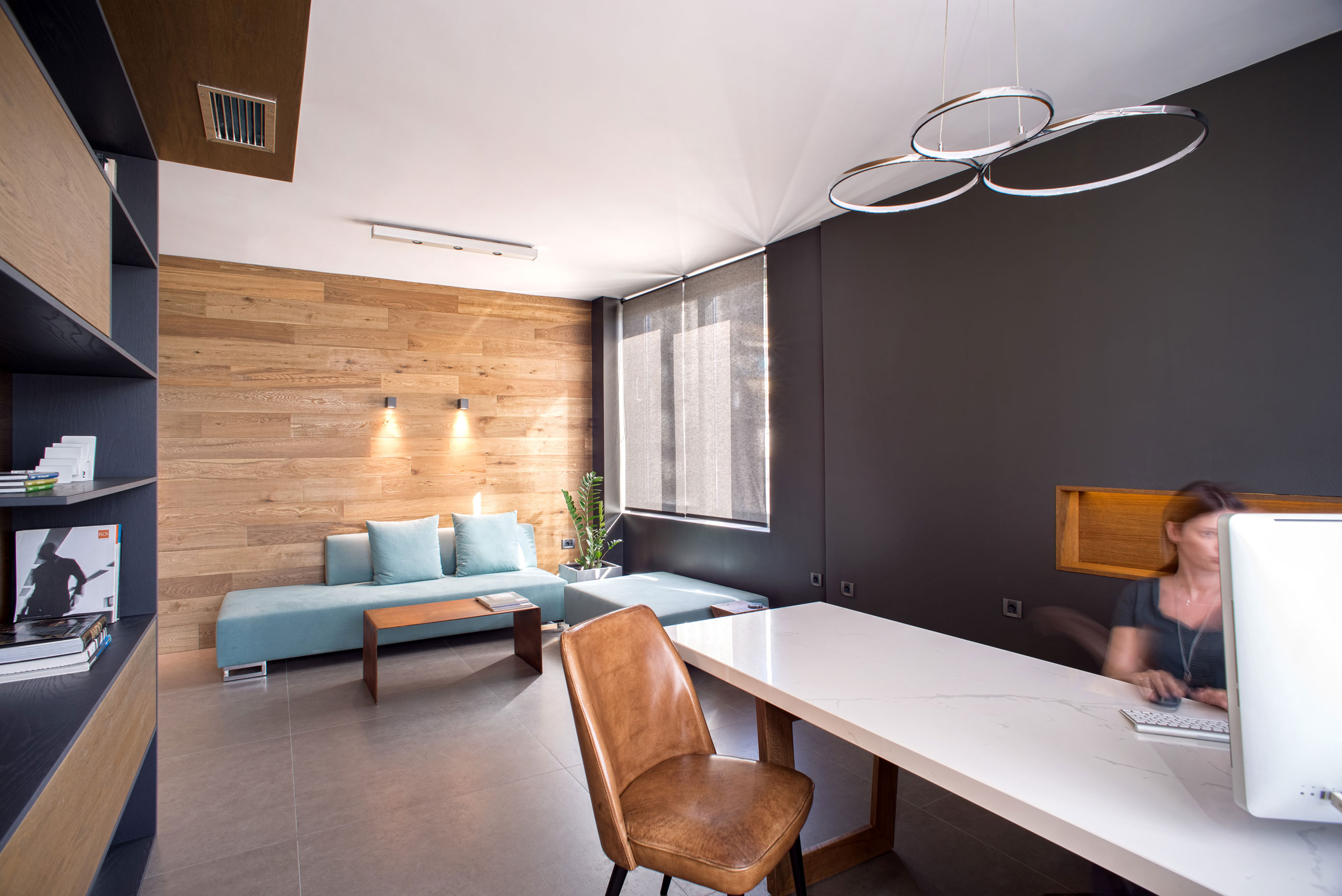 A Stylish Studio Apartment with Warm and Elegant Interiors in Igoumenitsa, Greece by VR Architects (10)