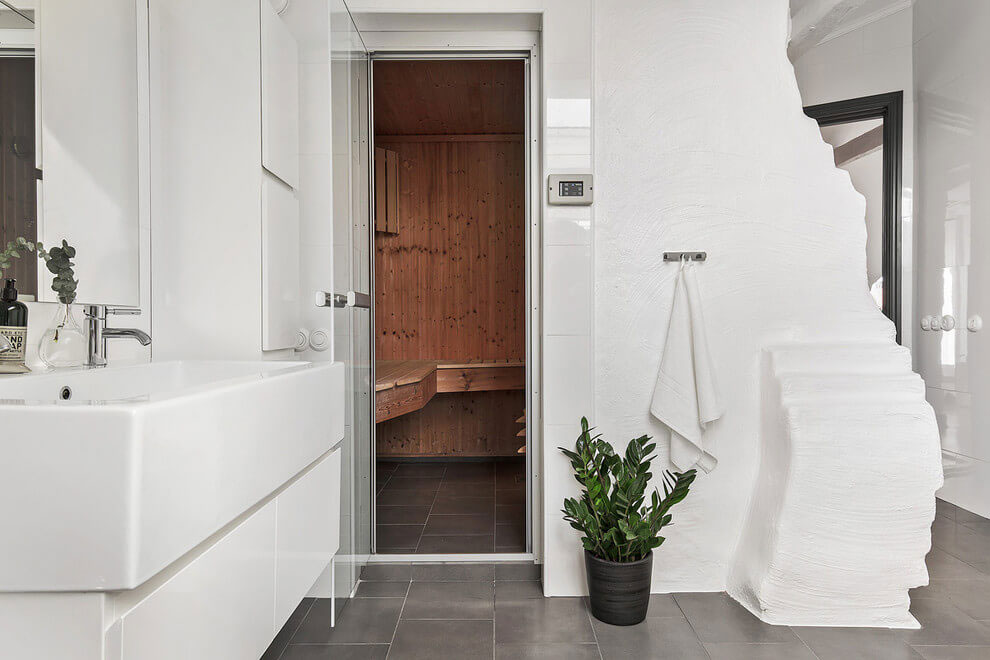 A Stylish and Beautiful Scandinavian Apartment in Stockholm by Scandinavian Homes (23)