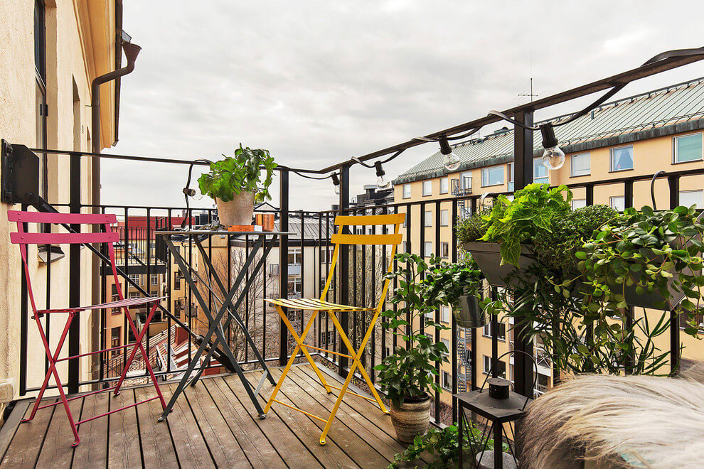 A Stylish and Beautiful Scandinavian Apartment in Stockholm by Scandinavian Homes (24)