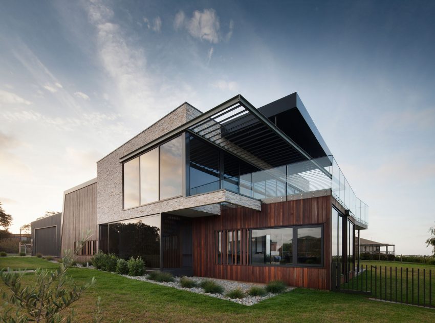 A Stylish and Bold Contemporary Family Home in Rhyll, Australia by Jarchitecture (1)