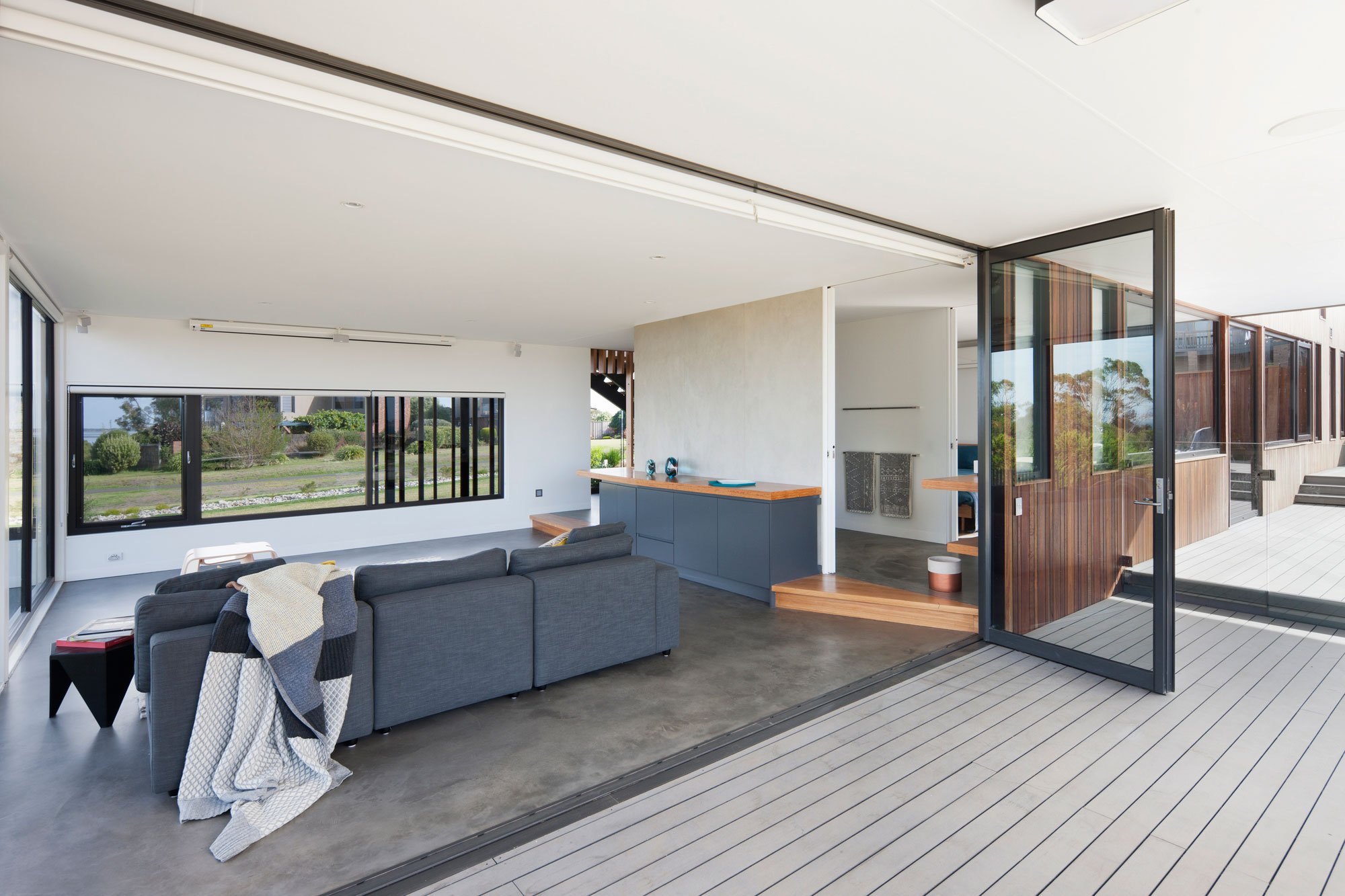 A Stylish and Bold Contemporary Family Home in Rhyll, Australia by Jarchitecture (10)