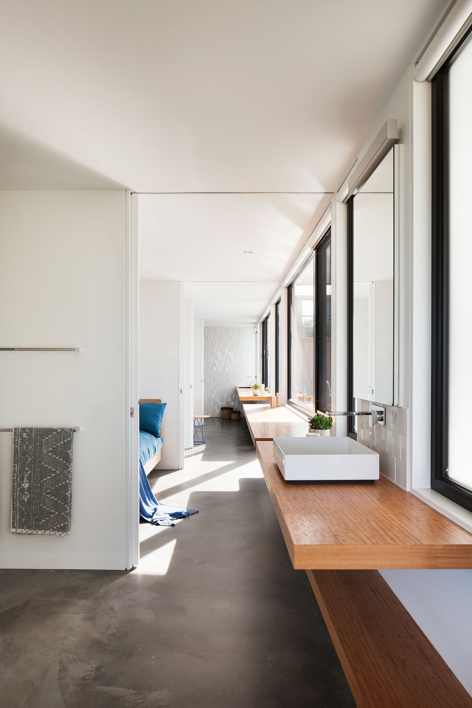 A Stylish and Bold Contemporary Family Home in Rhyll, Australia by Jarchitecture (13)