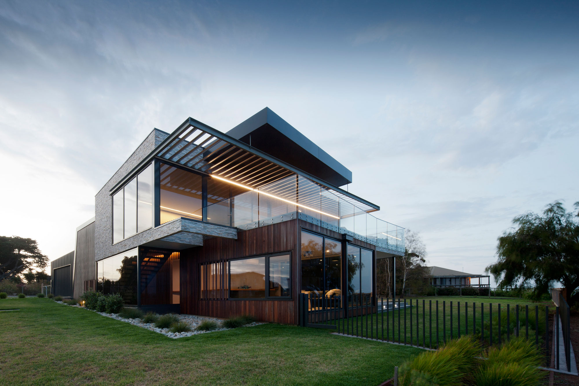 A Stylish and Bold Contemporary Family Home in Rhyll, Australia by Jarchitecture (17)