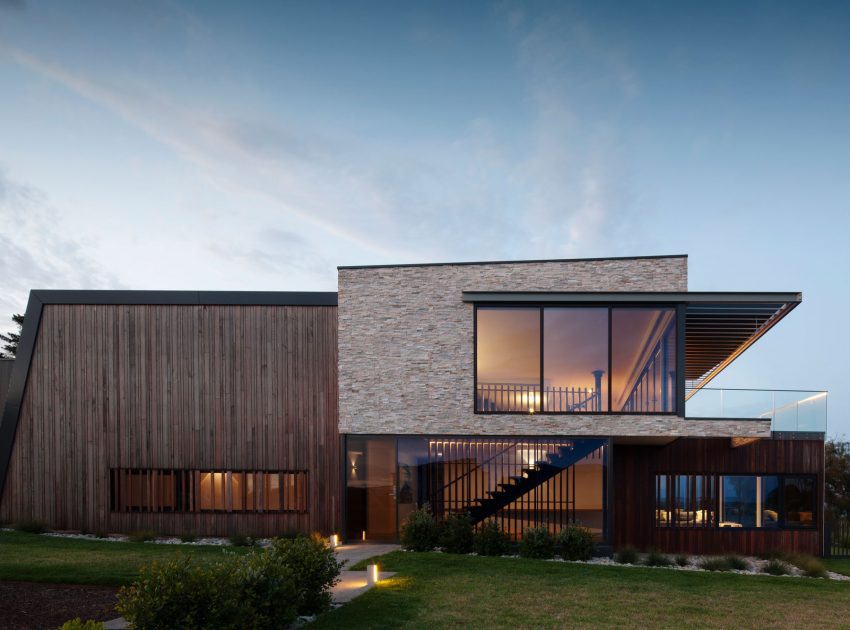 A Stylish and Bold Contemporary Family Home in Rhyll, Australia by Jarchitecture (18)