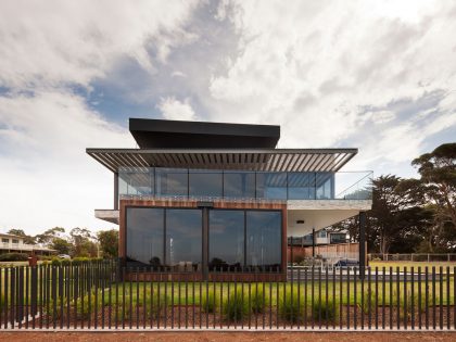 A Stylish and Bold Contemporary Family Home in Rhyll, Australia by Jarchitecture (3)