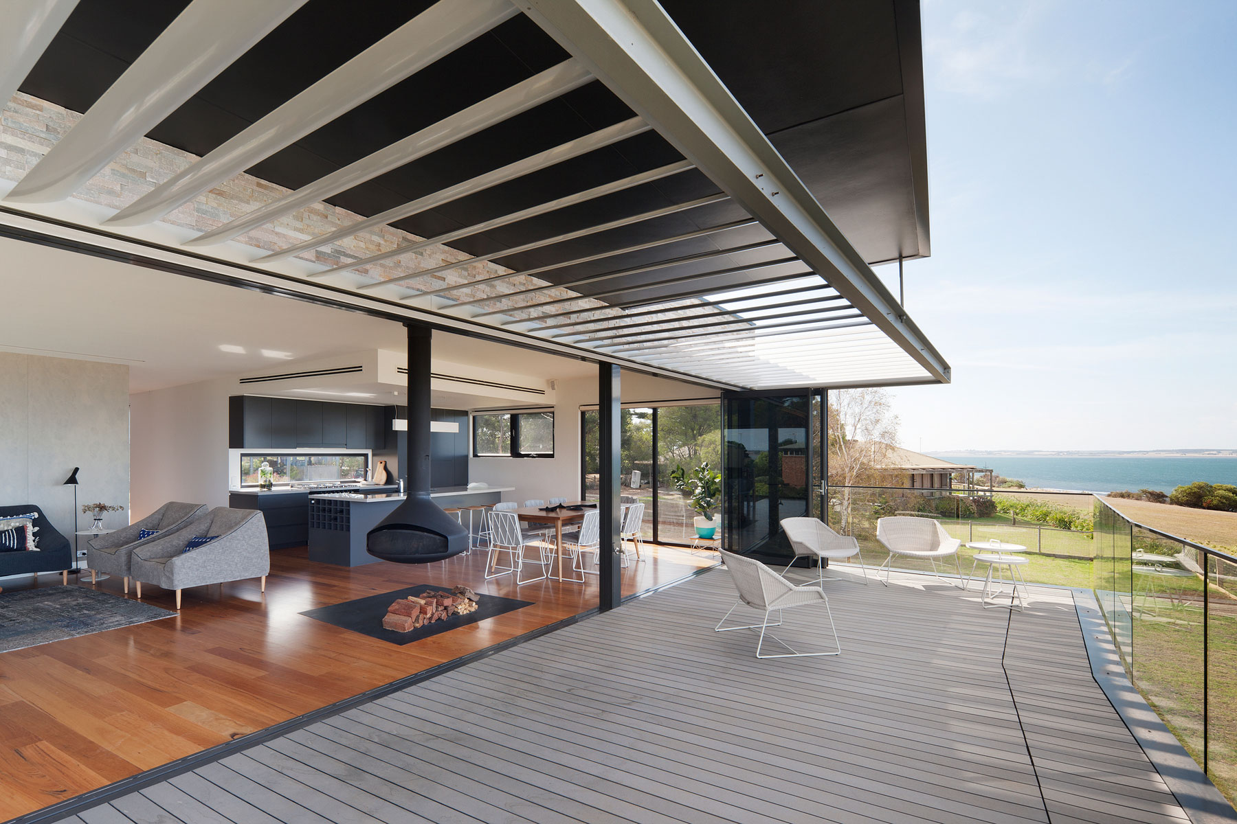A Stylish and Bold Contemporary Family Home in Rhyll, Australia by Jarchitecture (8)
