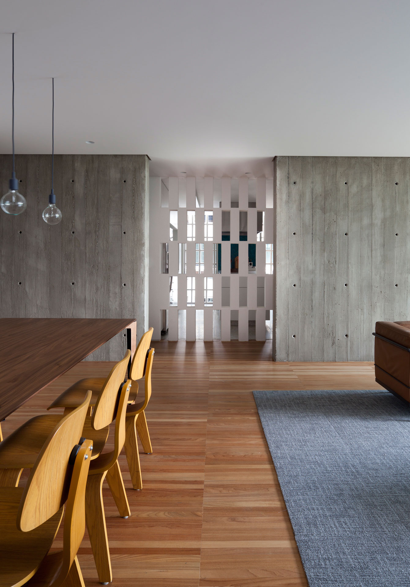 A Stylish and Luminous Contemporary Apartment in Itaím, Brazil by Couto Arquitetura (13)