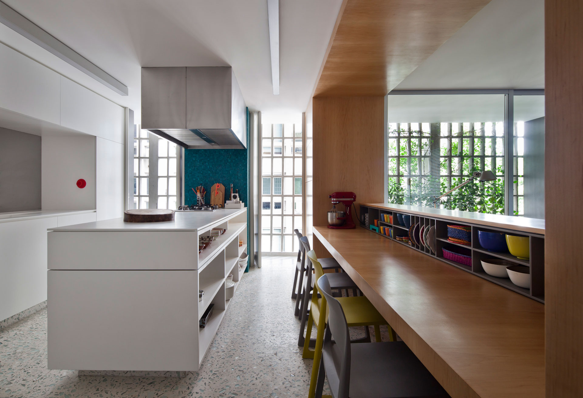 A Stylish and Luminous Contemporary Apartment in Itaím, Brazil by Couto Arquitetura (14)