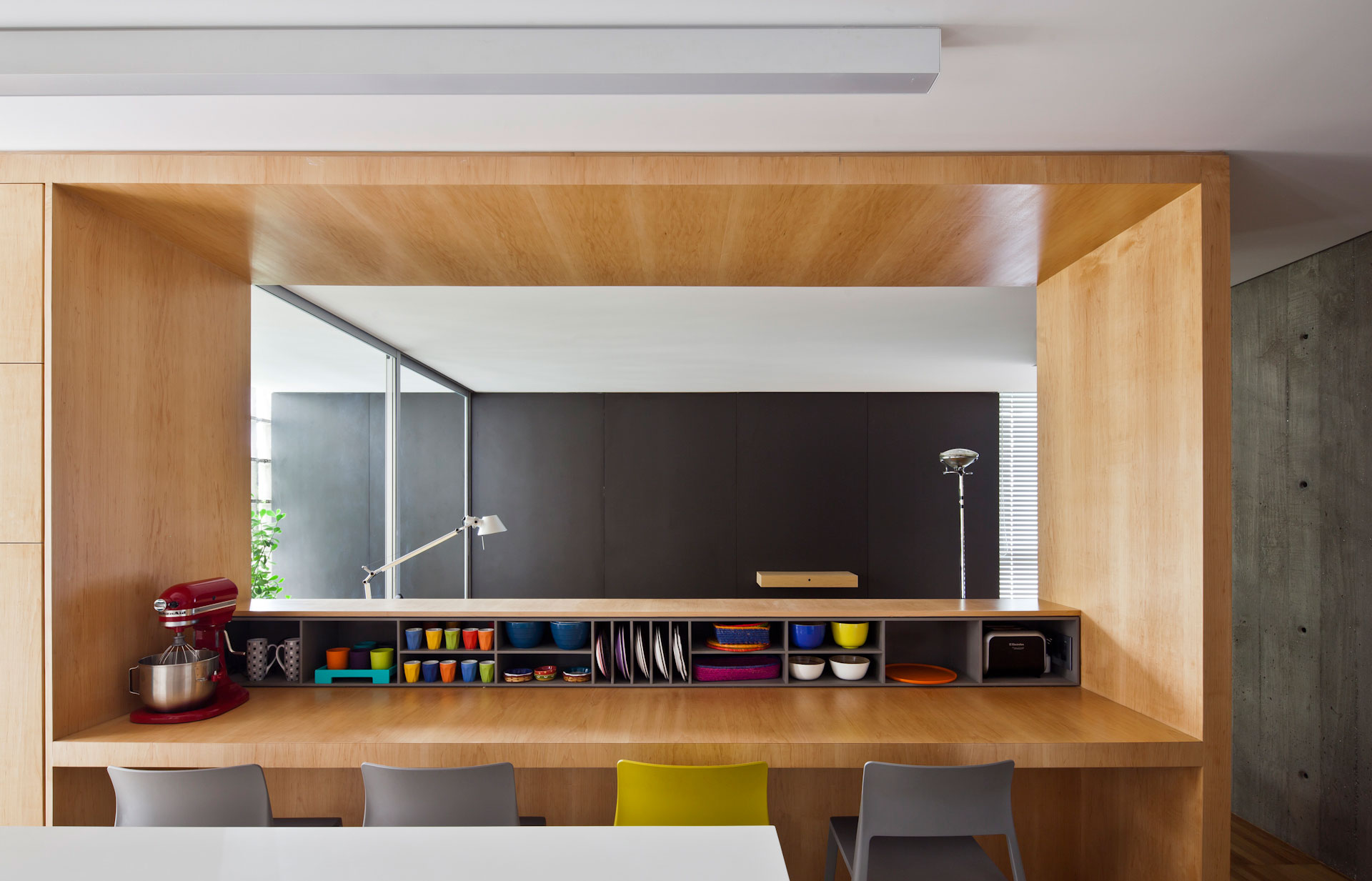 A Stylish and Luminous Contemporary Apartment in Itaím, Brazil by Couto Arquitetura (15)