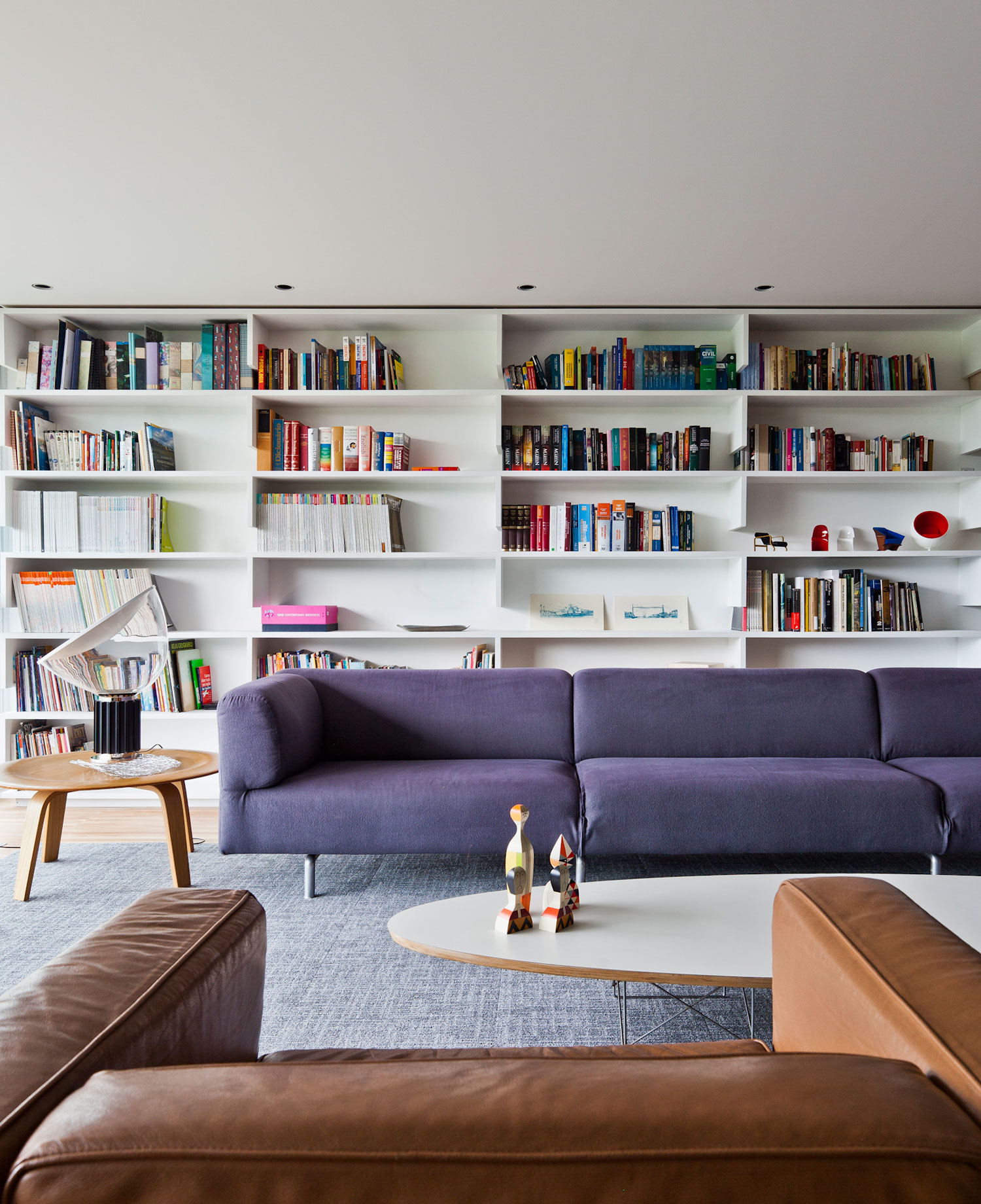 A Stylish and Luminous Contemporary Apartment in Itaím, Brazil by Couto Arquitetura (2)