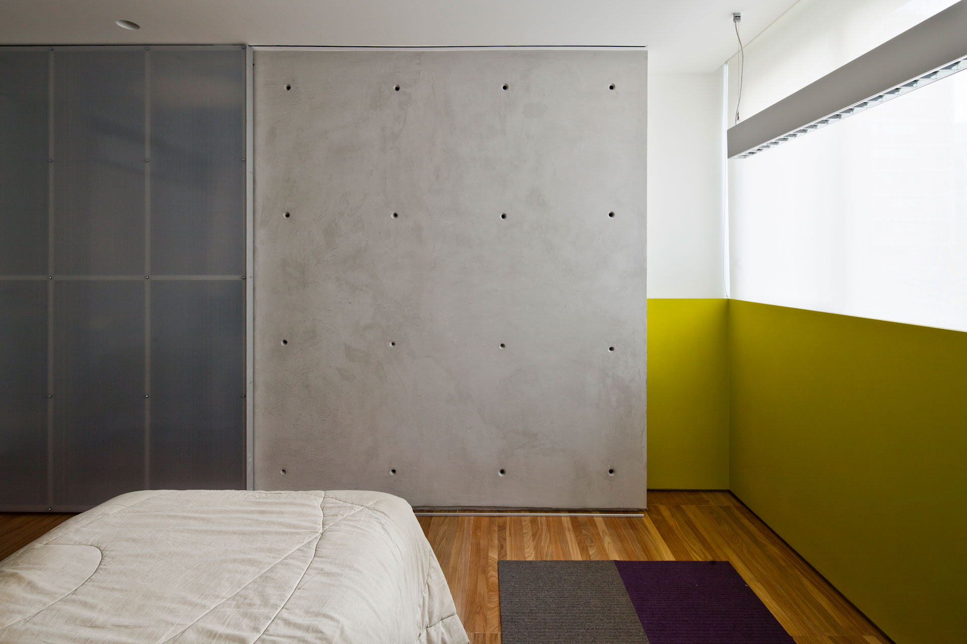 A Stylish and Luminous Contemporary Apartment in Itaím, Brazil by Couto Arquitetura (24)