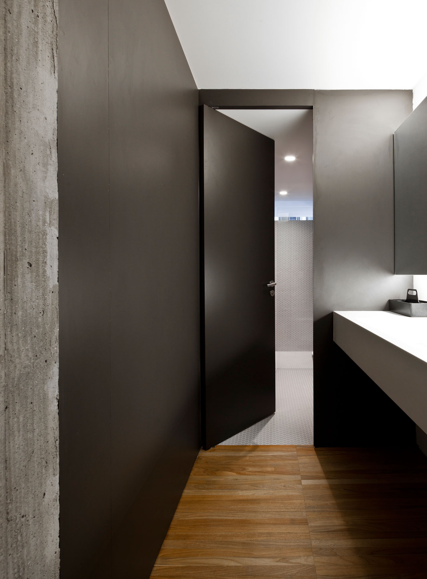A Stylish and Luminous Contemporary Apartment in Itaím, Brazil by Couto Arquitetura (26)