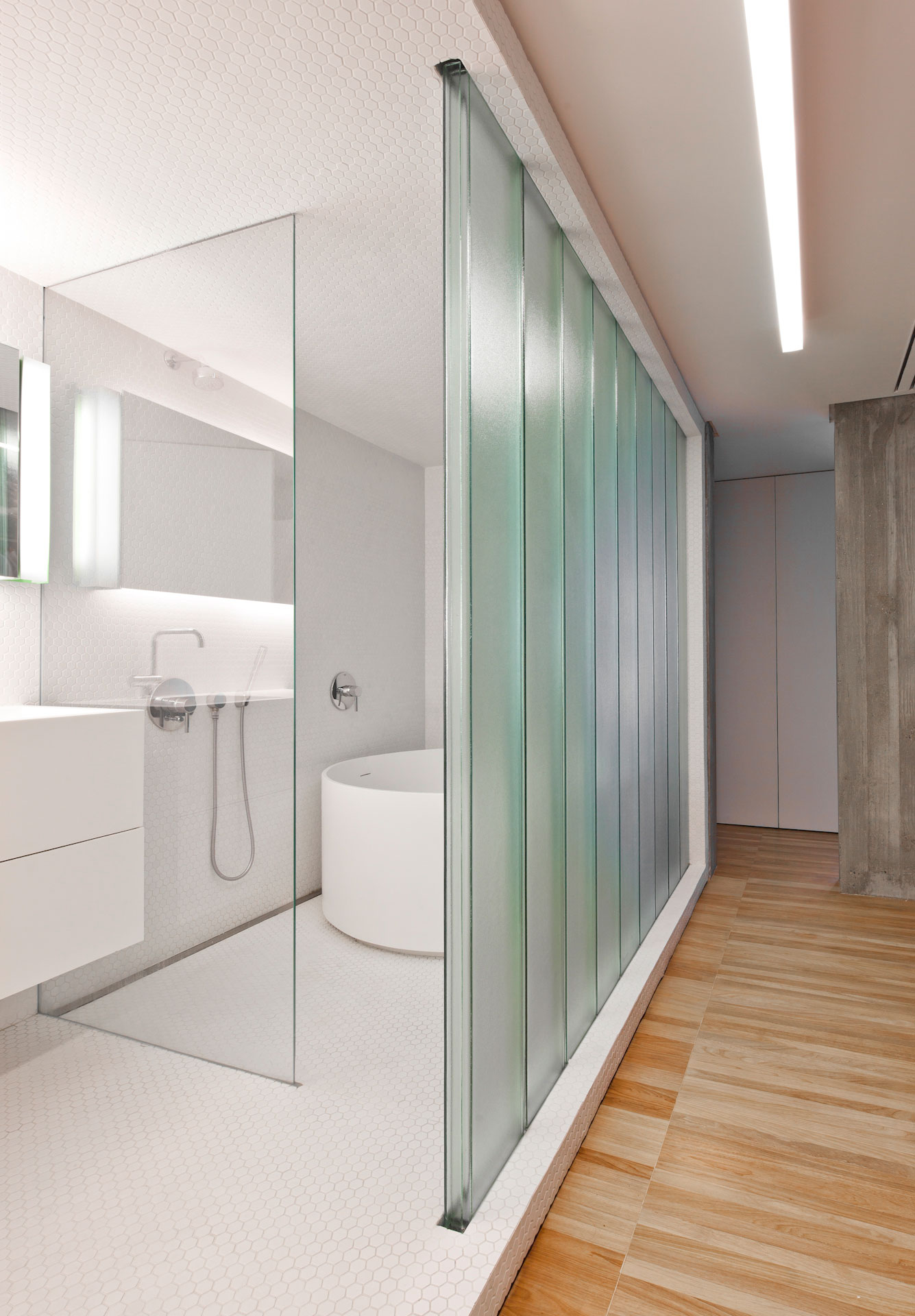 A Stylish and Luminous Contemporary Apartment in Itaím, Brazil by Couto Arquitetura (31)