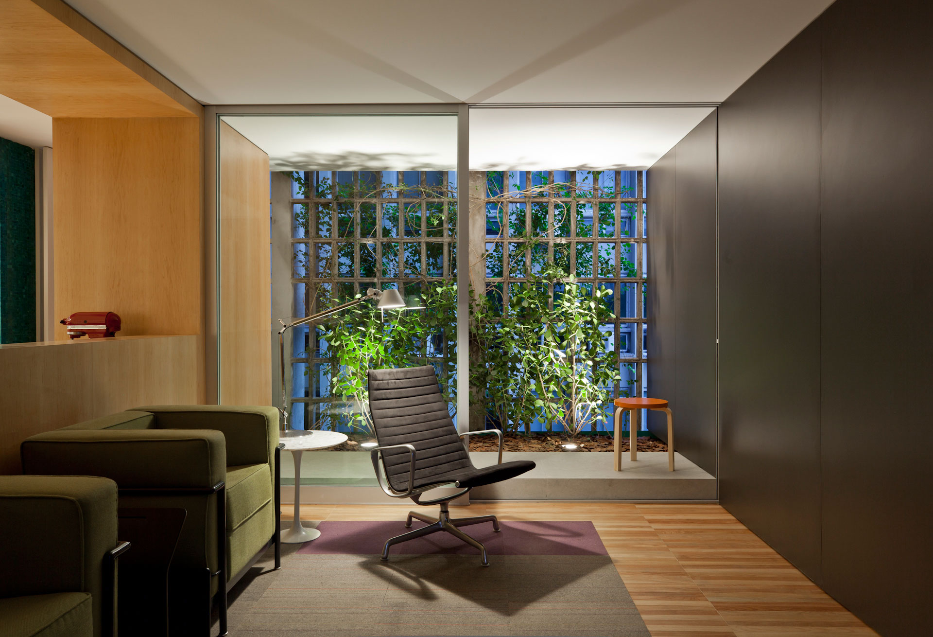 A Stylish and Luminous Contemporary Apartment in Itaím, Brazil by Couto Arquitetura (33)