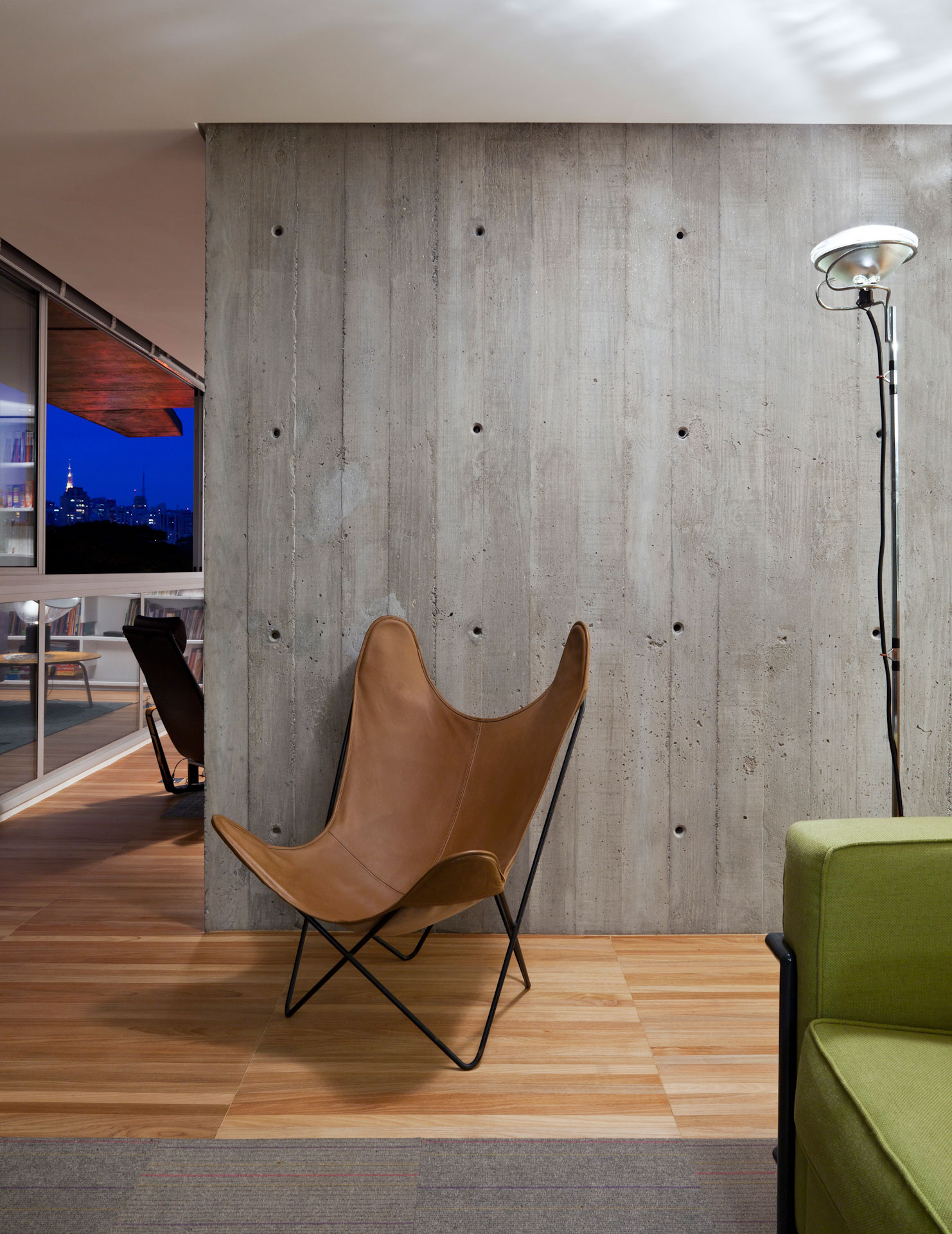A Stylish and Luminous Contemporary Apartment in Itaím, Brazil by Couto Arquitetura (34)
