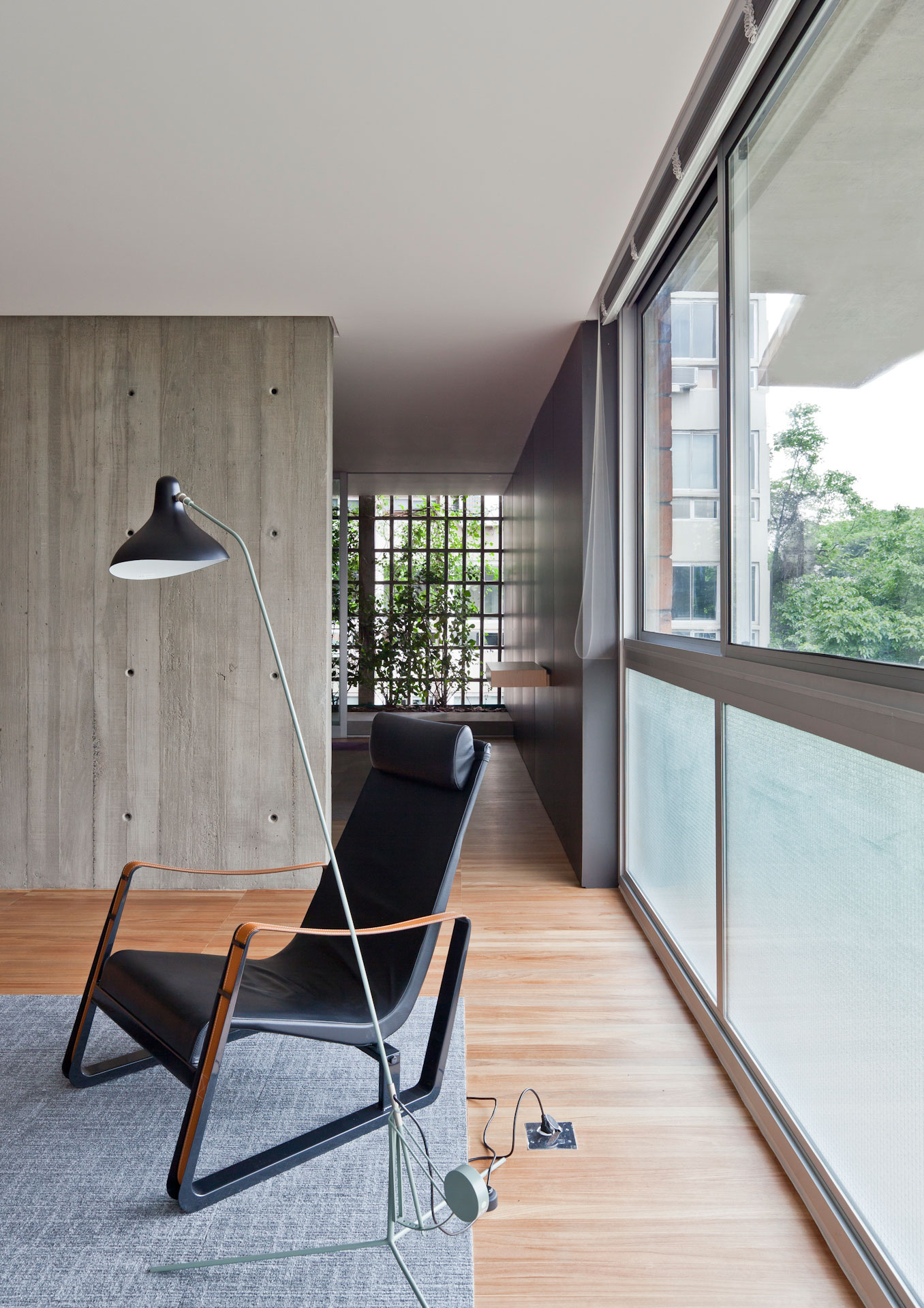 A Stylish and Luminous Contemporary Apartment in Itaím, Brazil by Couto Arquitetura (4)
