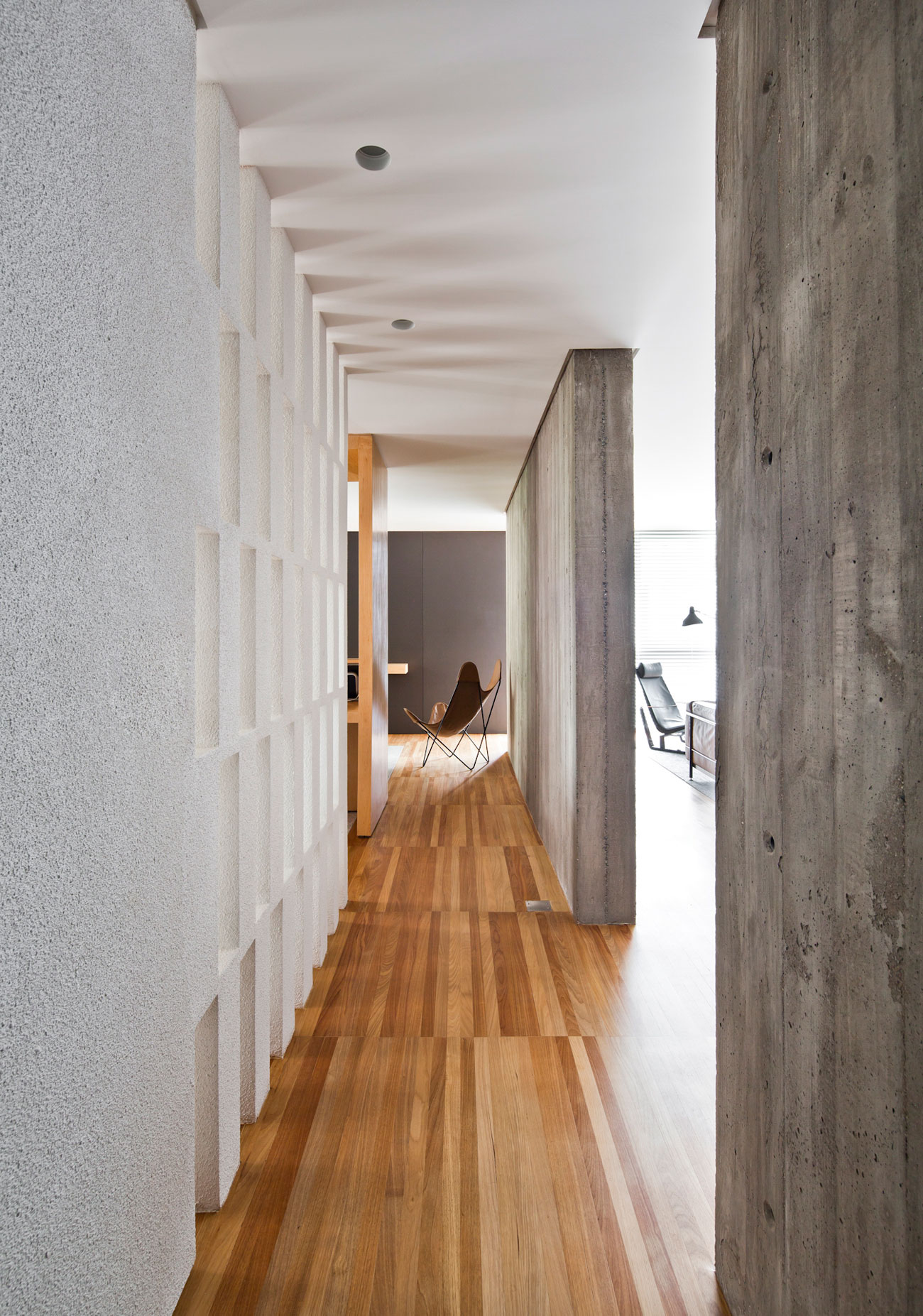 A Stylish and Luminous Contemporary Apartment in Itaím, Brazil by Couto Arquitetura (5)