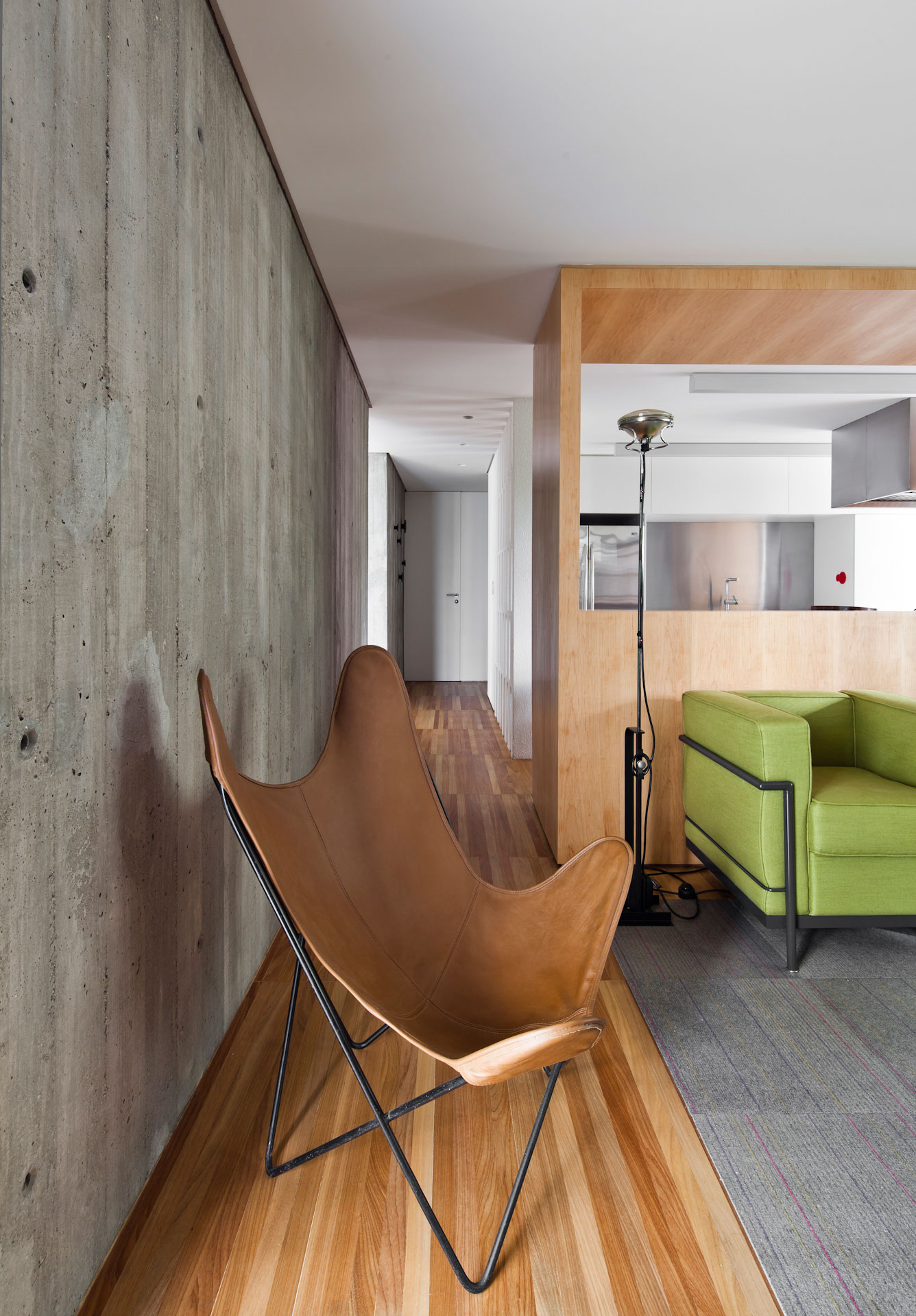A Stylish and Luminous Contemporary Apartment in Itaím, Brazil by Couto Arquitetura (6)