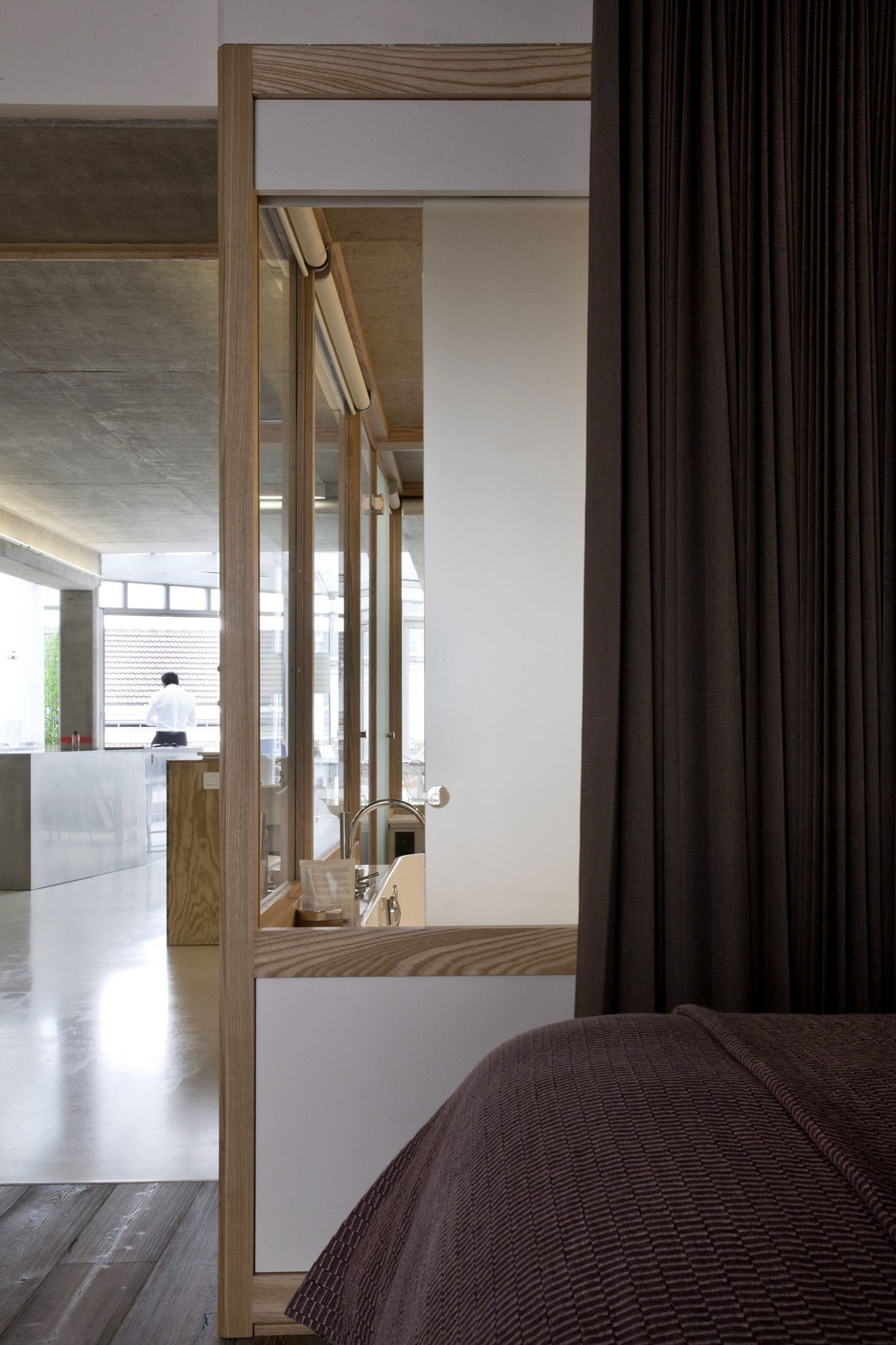 A Stylish and Spacious Contemporary Loft in Paris by Olivier Chabaud Architectes (8)