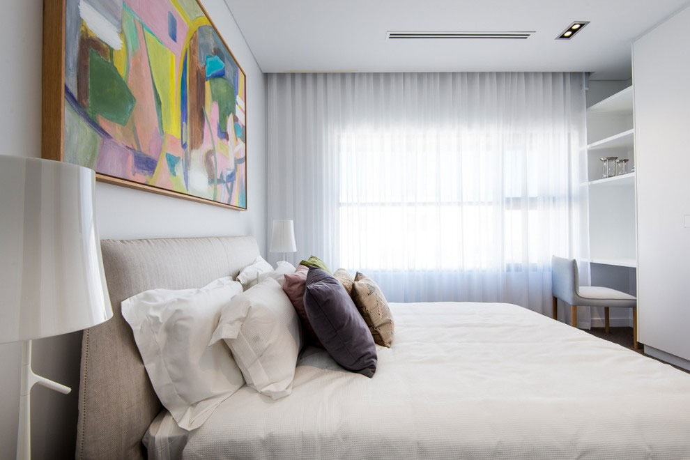 A Stylish and Spacious House Full of Vibrant Character in Floreat by Daniel Cassettai Design (19)