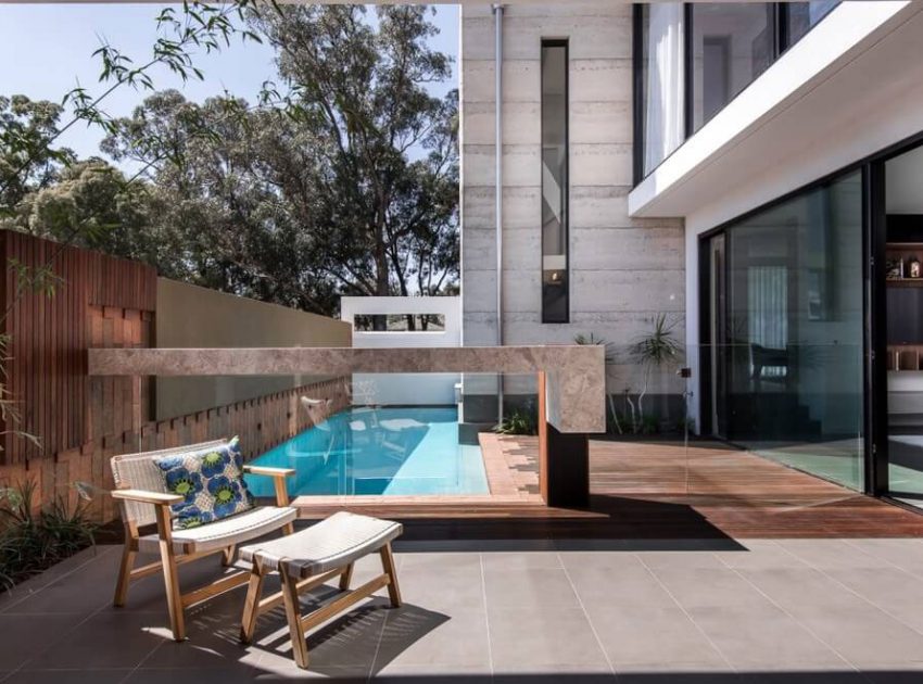 A Stylish and Spacious House Full of Vibrant Character in Floreat by Daniel Cassettai Design (4)