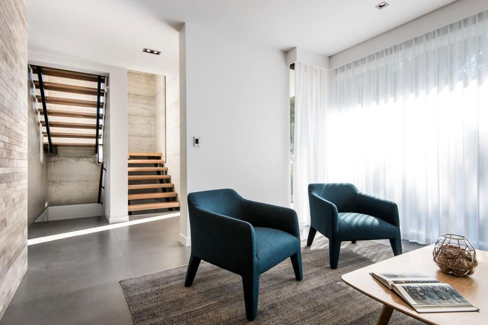 A Stylish and Spacious House Full of Vibrant Character in Floreat by Daniel Cassettai Design (9)