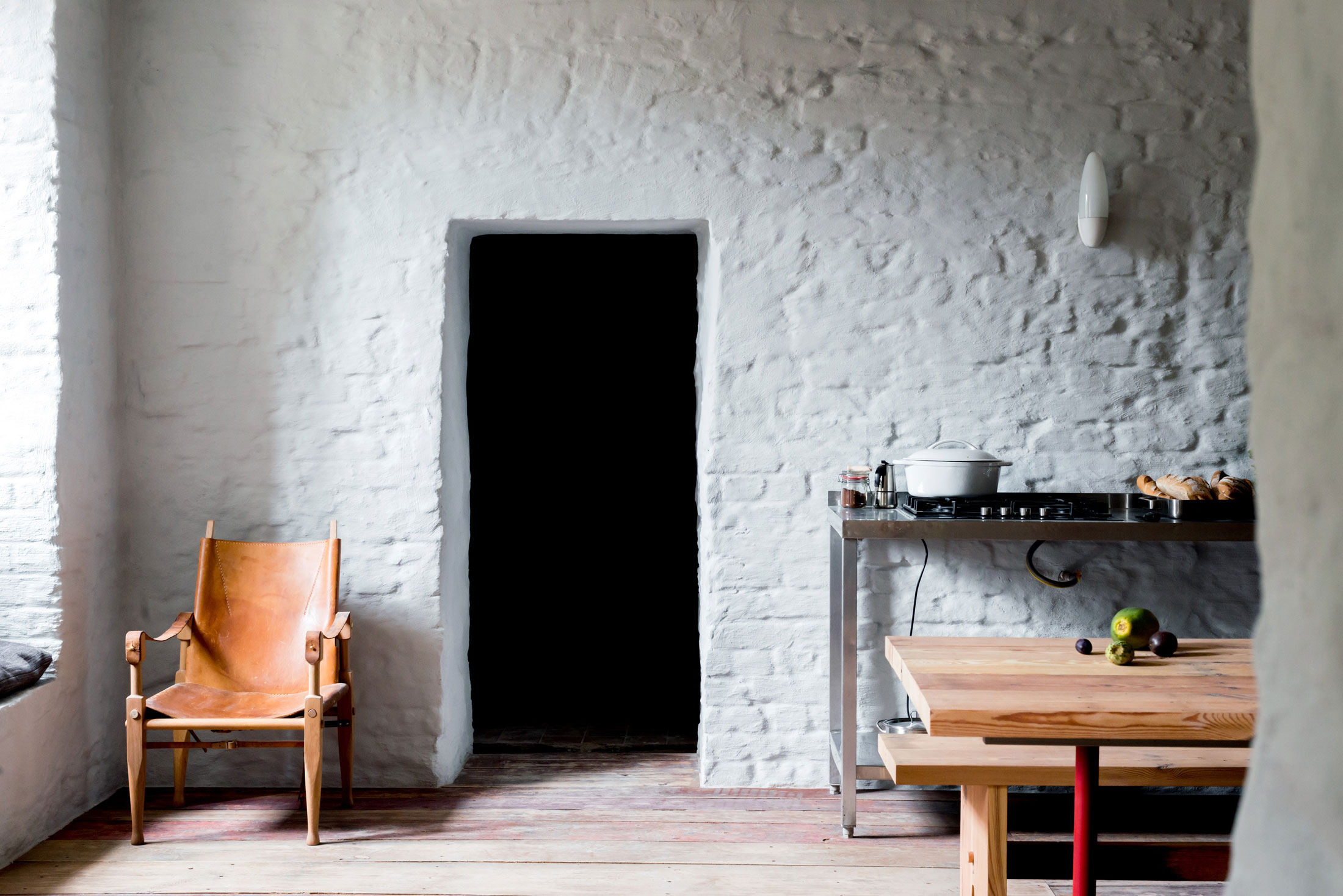 A Stylish and Unique Summer Apartment Surrounded by a Forest of Berlin by Loft Szczecin (12)