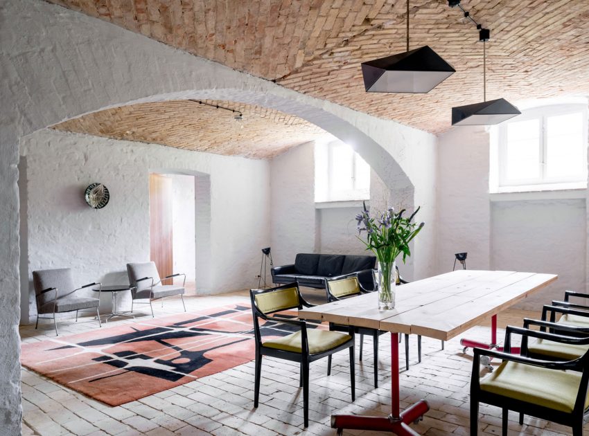 A Stylish and Unique Summer Apartment Surrounded by a Forest of Berlin by Loft Szczecin (16)