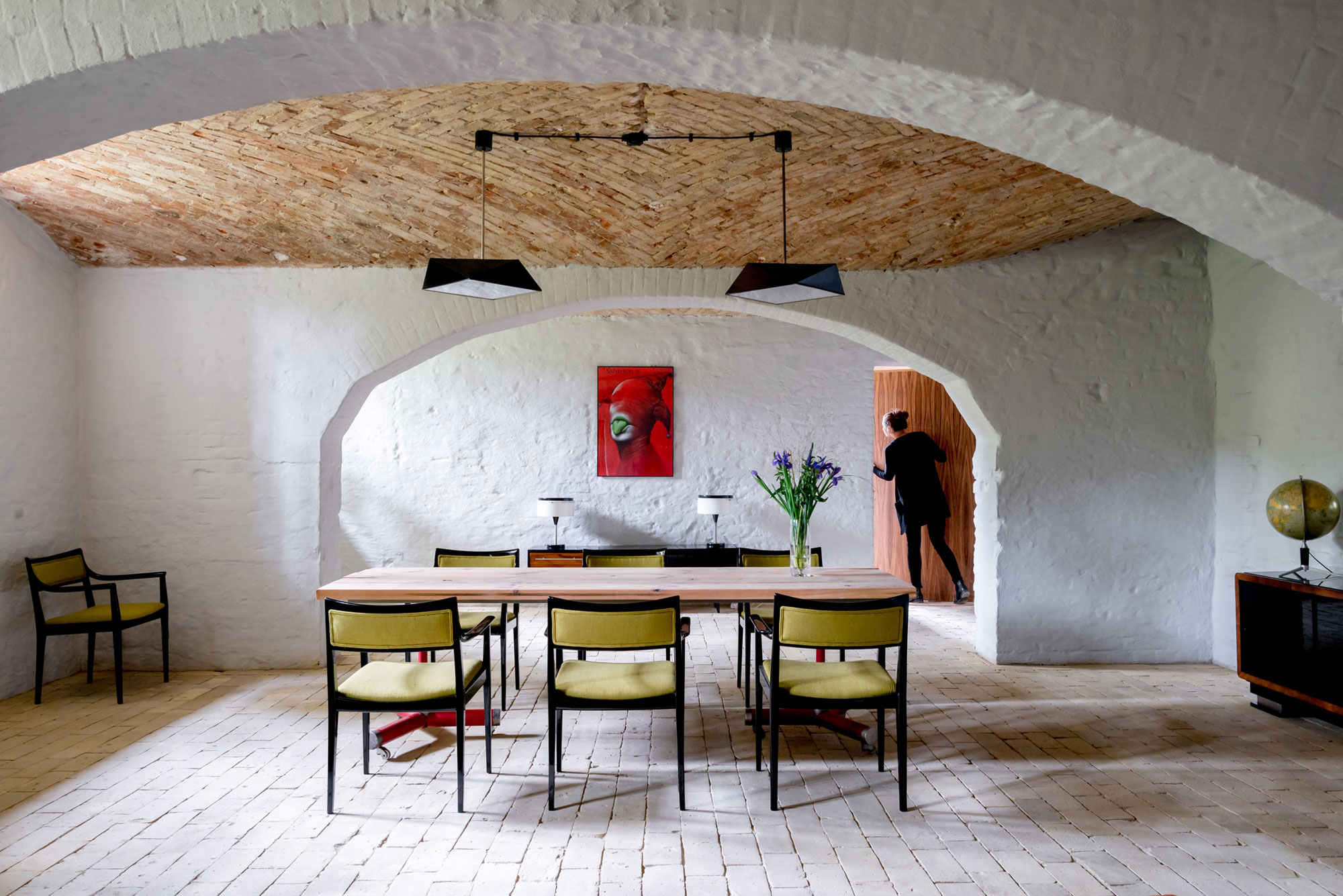 A Stylish and Unique Summer Apartment Surrounded by a Forest of Berlin by Loft Szczecin (18)