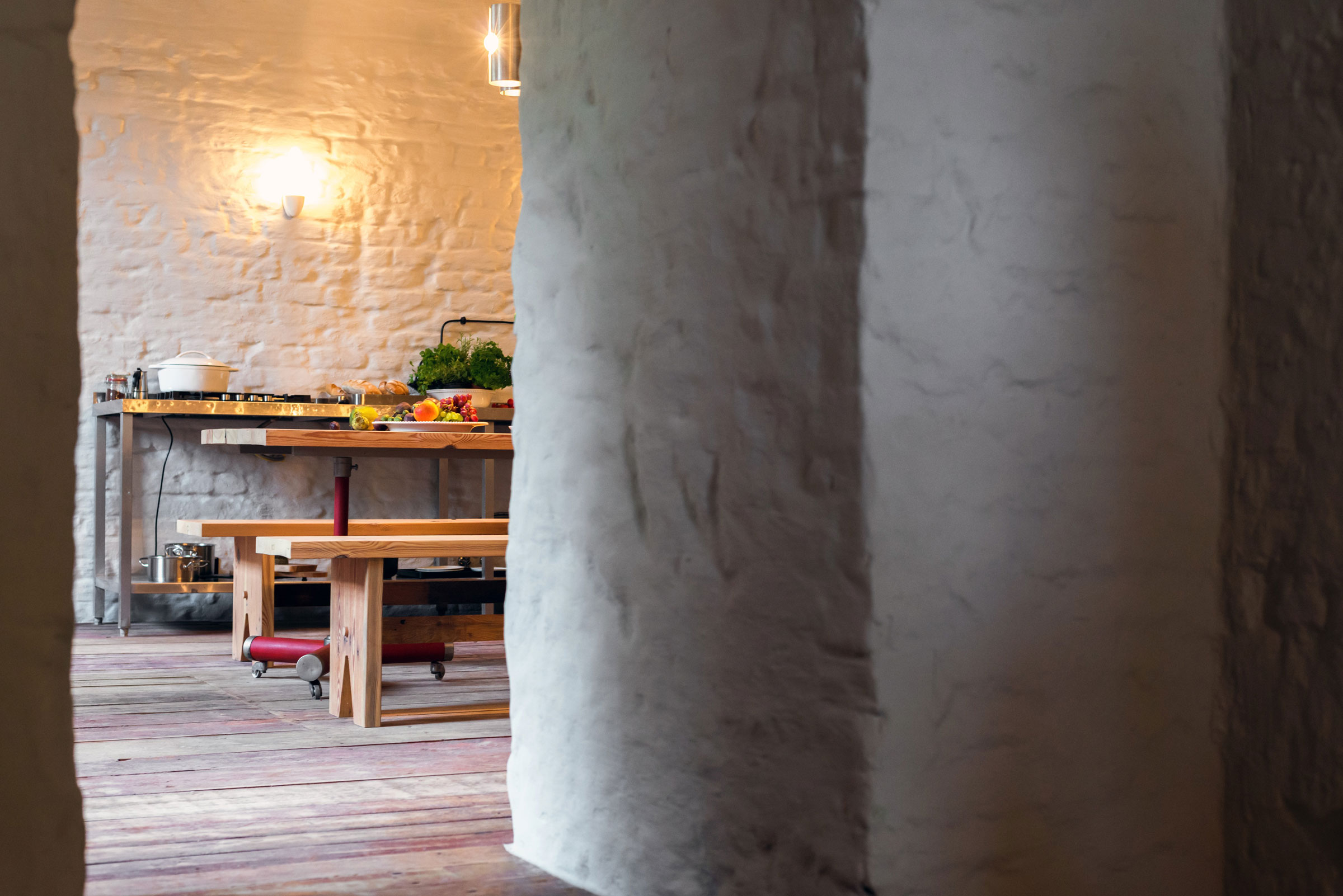 A Stylish and Unique Summer Apartment Surrounded by a Forest of Berlin by Loft Szczecin (7)