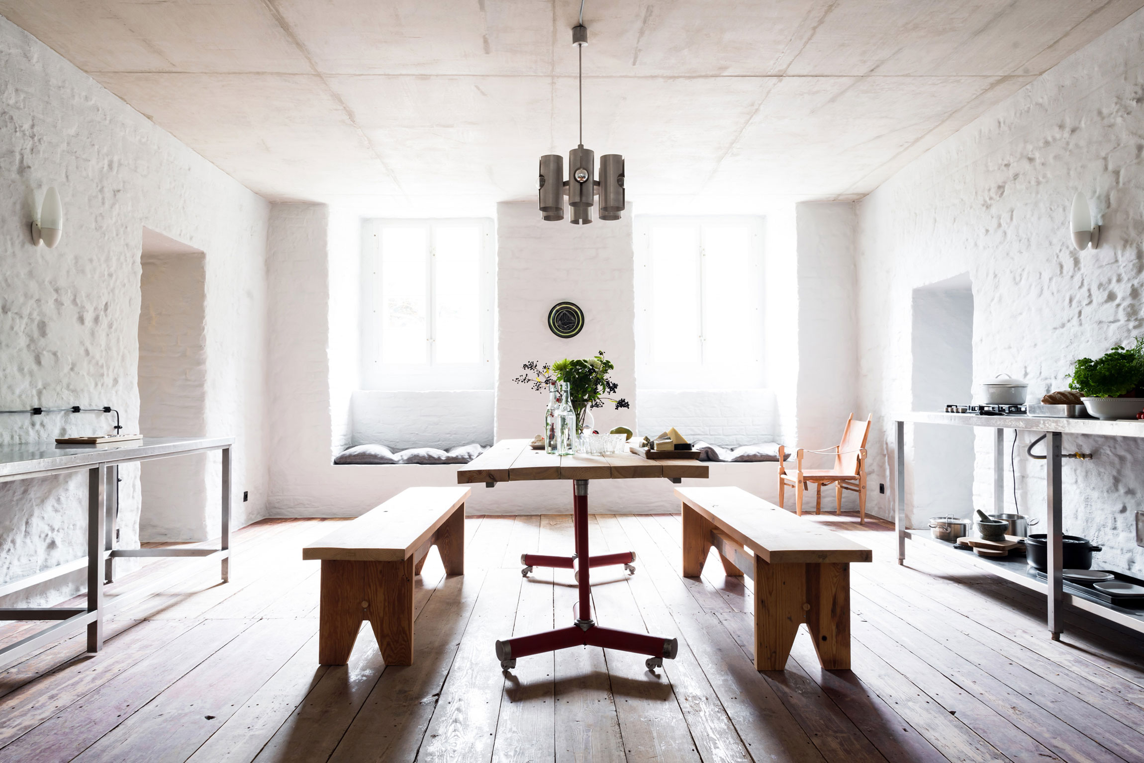 A Stylish and Unique Summer Apartment Surrounded by a Forest of Berlin by Loft Szczecin (9)