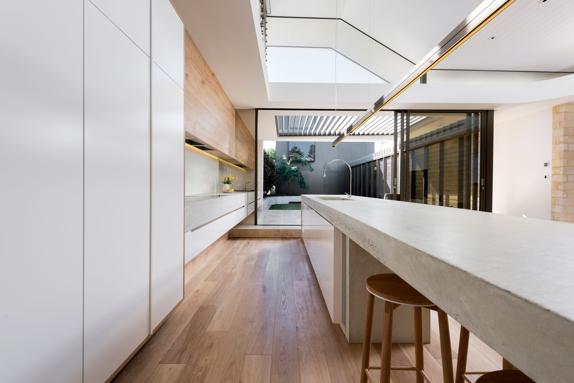 A Stylish and Warm Contemporary Home in Western Australia by Weststyle Design & Development (11)