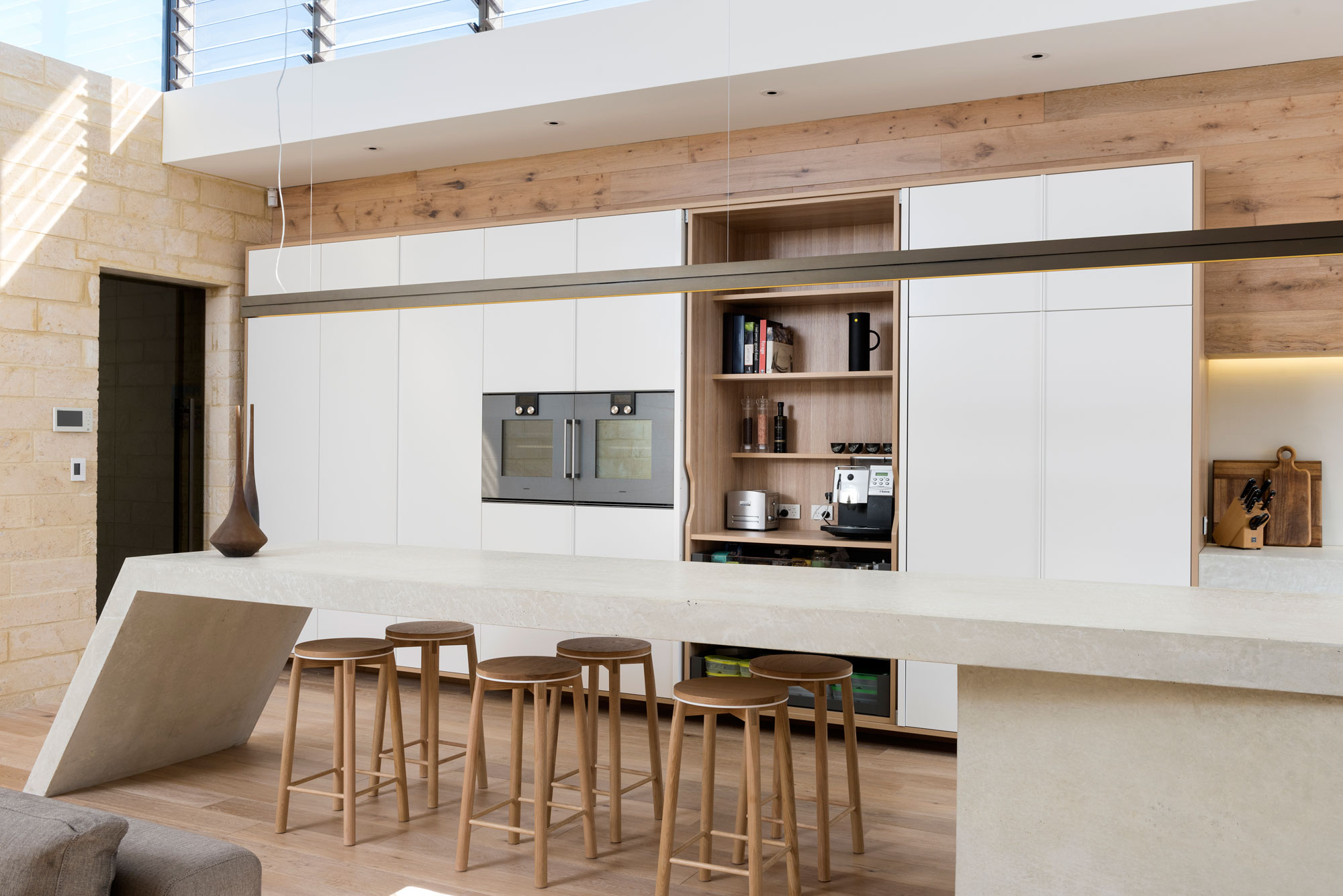 A Stylish and Warm Contemporary Home in Western Australia by Weststyle Design & Development (13)