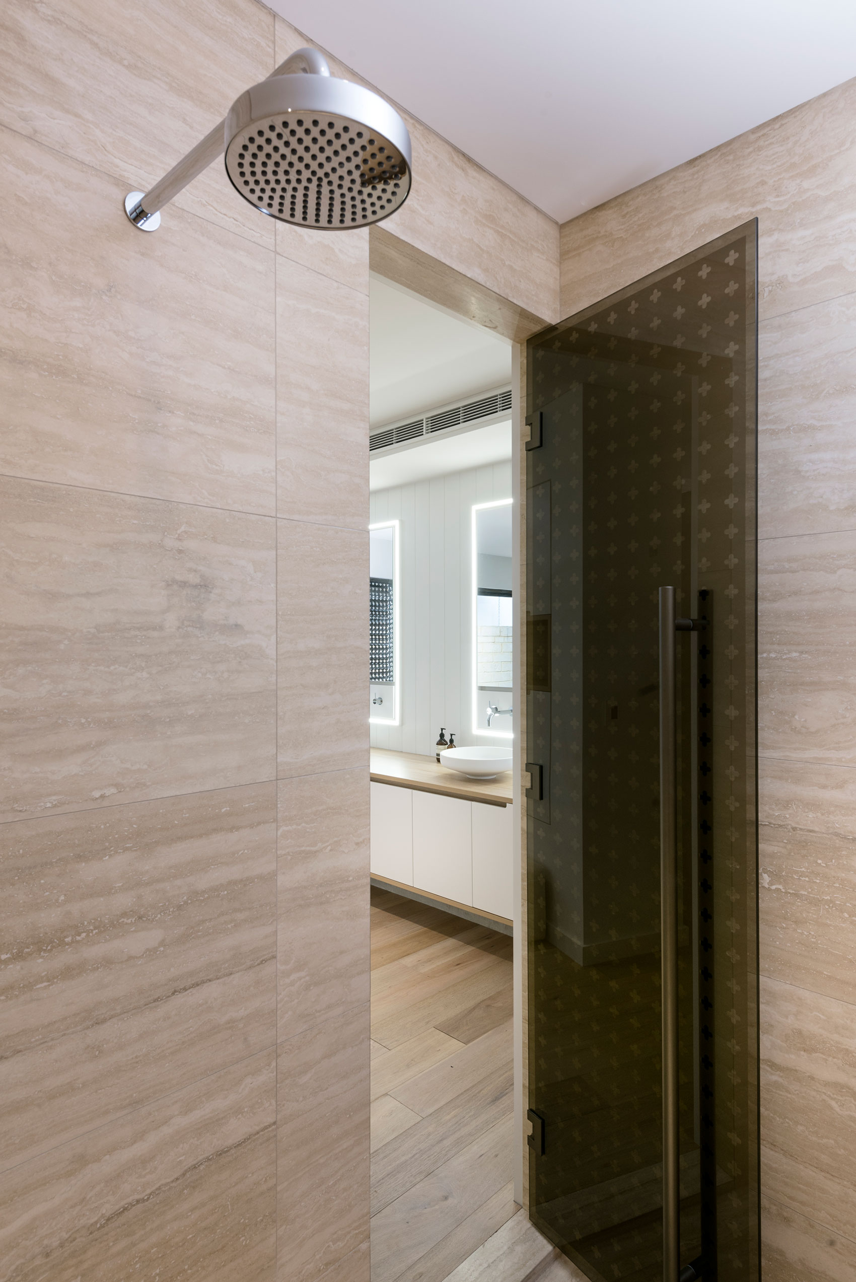 A Stylish and Warm Contemporary Home in Western Australia by Weststyle Design & Development (18)