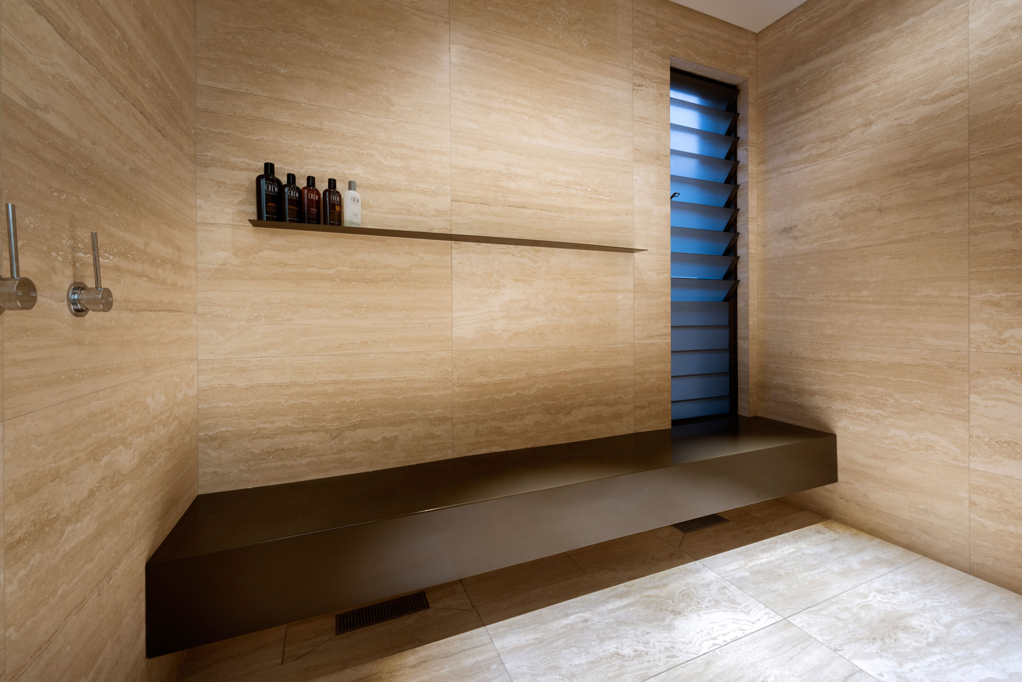 A Stylish and Warm Contemporary Home in Western Australia by Weststyle Design & Development (23)