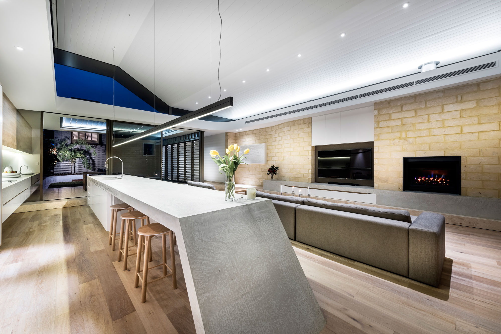 A Stylish and Warm Contemporary Home in Western Australia by Weststyle Design & Development (31)