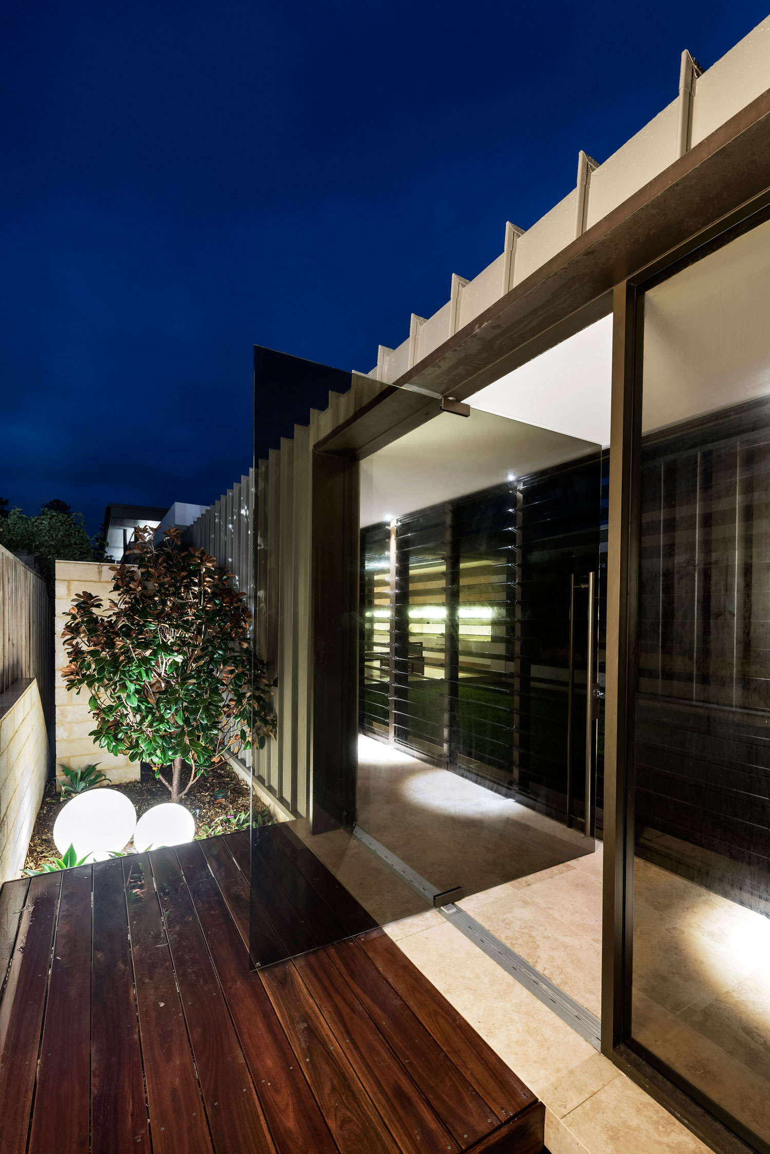 A Stylish and Warm Contemporary Home in Western Australia by Weststyle Design & Development (39)