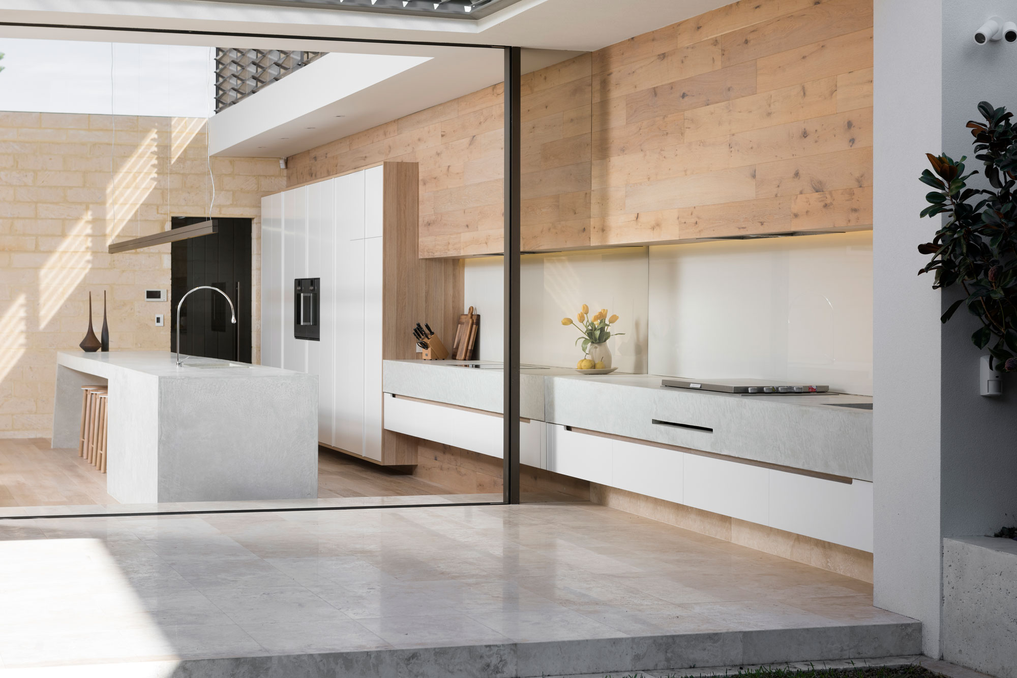 A Stylish and Warm Contemporary Home in Western Australia by Weststyle Design & Development (6)